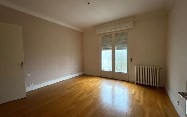 Maison à vendre    9 pièces •  Tavaux