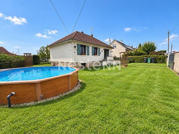 Maison de 68m² à GISORS -  2 chambres - Sous-sol total et combles aménageables - 435m² de terrain avec piscine