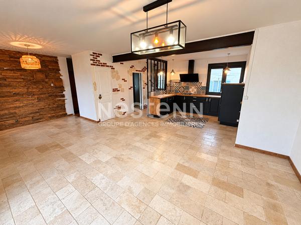 Maison de 68m² à GISORS -  2 chambres - Sous-sol total et combles aménageables - 435m² de terrain avec piscine
