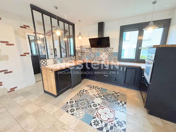 Maison de 68m² à GISORS -  2 chambres - Sous-sol total et combles aménageables - 435m² de terrain avec piscine