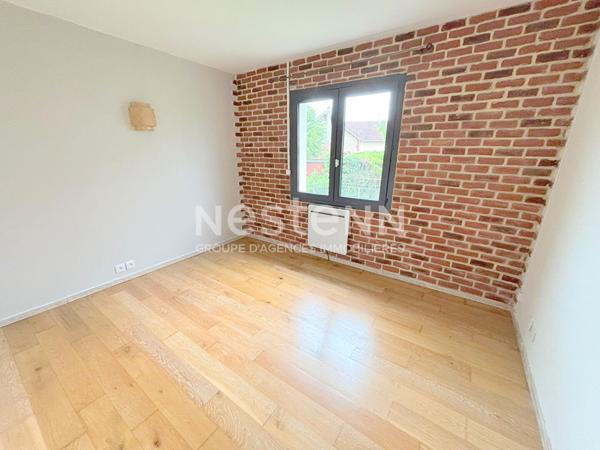 Maison de 68m² à GISORS -  2 chambres - Sous-sol total et combles aménageables - 435m² de terrain avec piscine