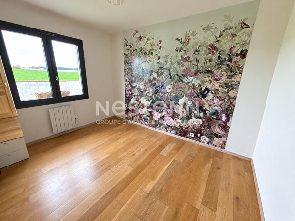Maison de 68m² à GISORS -  2 chambres - Sous-sol total et combles aménageables - 435m² de terrain avec piscine
