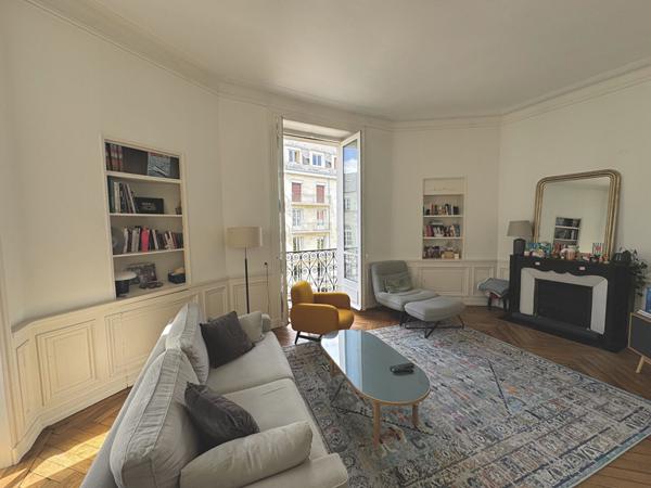 Un bien d'exception à découvrir quartier Guist'hau / Delorme : magnifique T5 de caractère de 134 m2