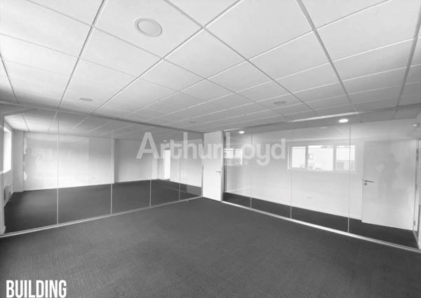 Bureaux à louer à Tourcoing immeuble BBC parkings secteur accessible