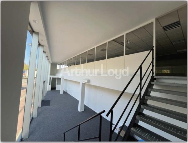 Bureaux à louer à Tourcoing immeuble BBC parkings secteur accessible