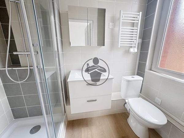 Location                                                      Appartement
                        
                     2 pièces                      23 m2                     à Saint-Quentin