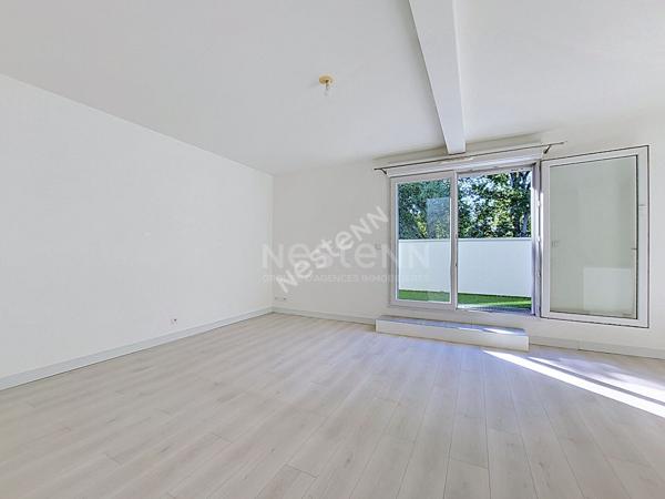 La Chapelle S/Erdre  : A Louer !  Bel appartement T2 non meublé, lumineux au 3è et dernier étage, ascenseur, terrasse, box fermé.