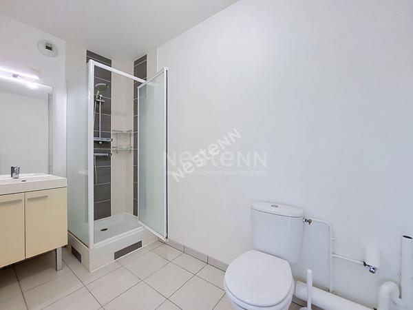 La Chapelle S/Erdre  : A Louer !  Bel appartement T2 non meublé, lumineux au 3è et dernier étage, ascenseur, terrasse, box fermé.
