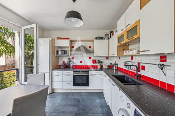 Suresnes République - 4 Pièces de 107m² - Extérieur de 8m² - parking - cave