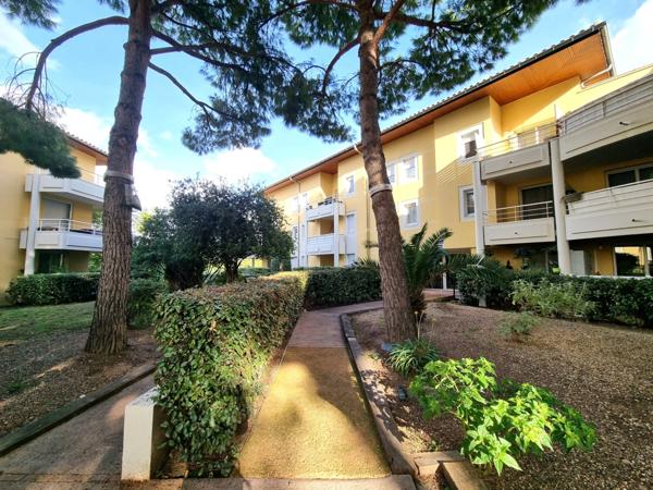 Appartement refait à neuf de 63m² avec 3 pièces et Terrasses - 2 Parkings - Piscine