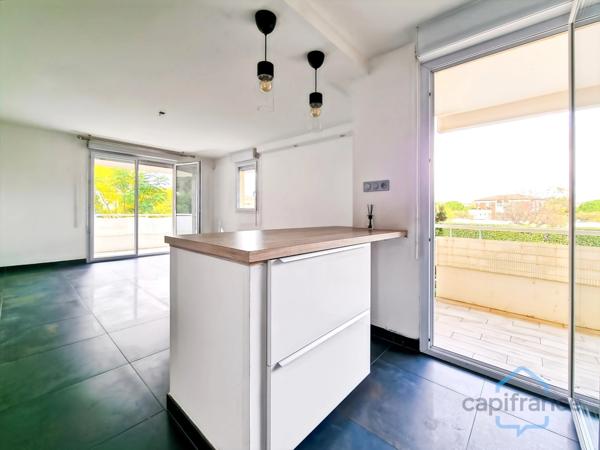 Appartement refait à neuf de 63m² avec 3 pièces et Terrasses - 2 Parkings - Piscine