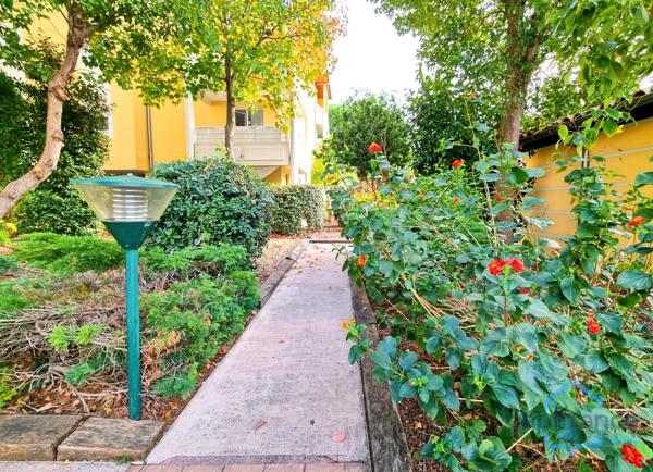 Appartement refait à neuf de 63m² avec 3 pièces et Terrasses - 2 Parkings - Piscine