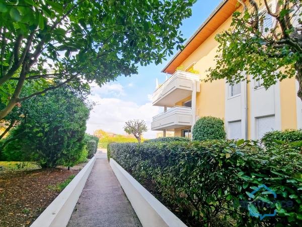 Appartement refait à neuf de 63m² avec 3 pièces et Terrasses - 2 Parkings - Piscine