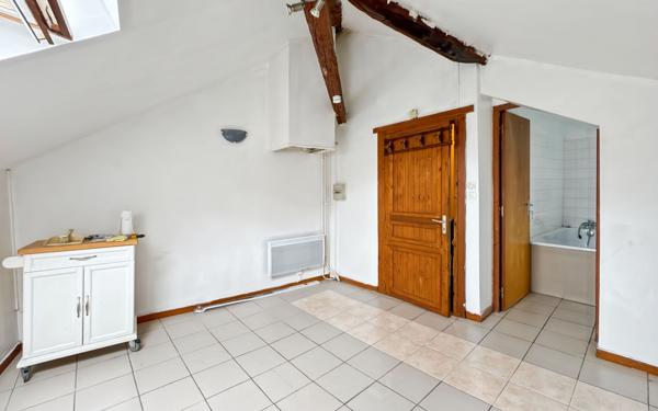 Appartement à vendre    1 pièce • 12,90 m2 Tarascon-sur-Ariège