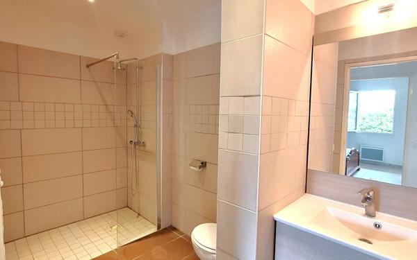 Maison à vendre    2 pièces •  Médis