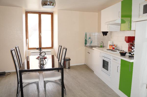 Immeuble de 250m² loué avec 2 T3 de 72m²  et 2 T2 de 56m2 et 50m²