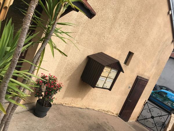 Immeuble de 250m² loué avec 2 T3 de 72m²  et 2 T2 de 56m2 et 50m²