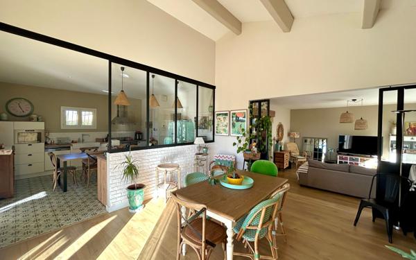 Maison à vendre    6 pièces • 156,14 m2 Balaruc-les-Bains