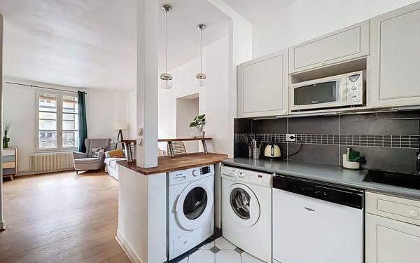 Appartement à vendre    3 pièces • 66 m2 Suresnes