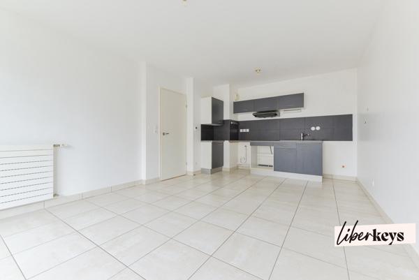 Nantes — Entre St-Mihiel et St-Clément : T2 de 44 m² avec balcon et garage en sous-sol dans résidence de 2013