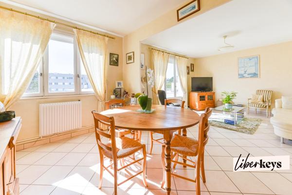 Appartement T4 de 77 m² avec balcon, cave et parking équipé 