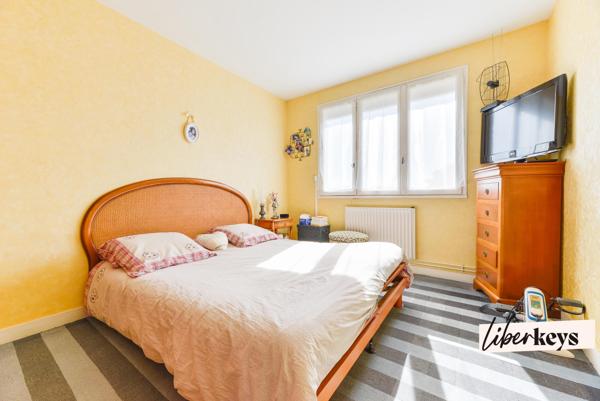 Appartement T4 de 77 m² avec balcon, cave et parking équipé 