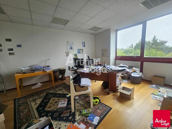 ANGERS LAC DE MAINE BUREAUX DE 77 M² A VENDRE