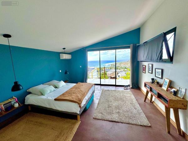 Villa à vendre à Saint-Gilles-les-Bains à la Réunion (97434), ref : 97424/102