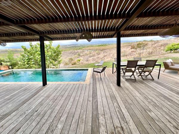 Villa à vendre à Saint-Gilles-les-Bains à la Réunion (97434), ref : 97424/102