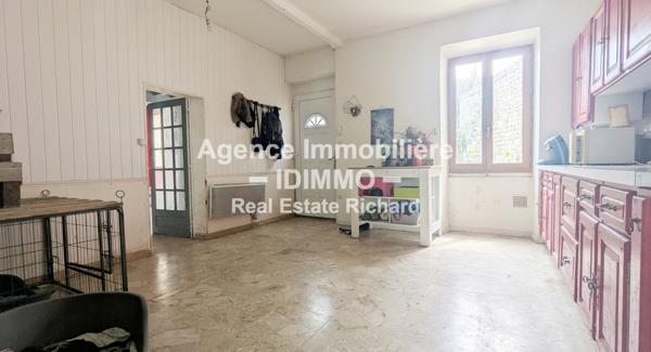 Ensemble immobilier avec 2 maisons indépendantes sur 964 m² à Sceaux-du-Gâtinais, 10 Mn Beaumont-du-Gâtinais Sceaux-du-Gâtinais (45490)