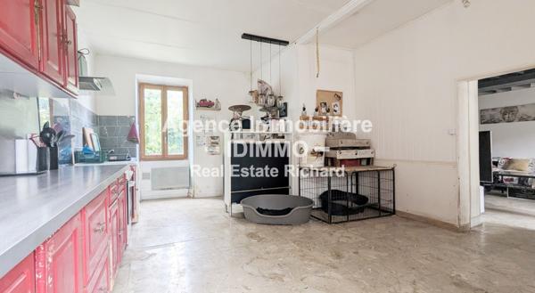 Ensemble immobilier avec 2 maisons indépendantes sur 964 m² à Sceaux-du-Gâtinais, 10 Mn Beaumont-du-Gâtinais Sceaux-du-Gâtinais (45490)