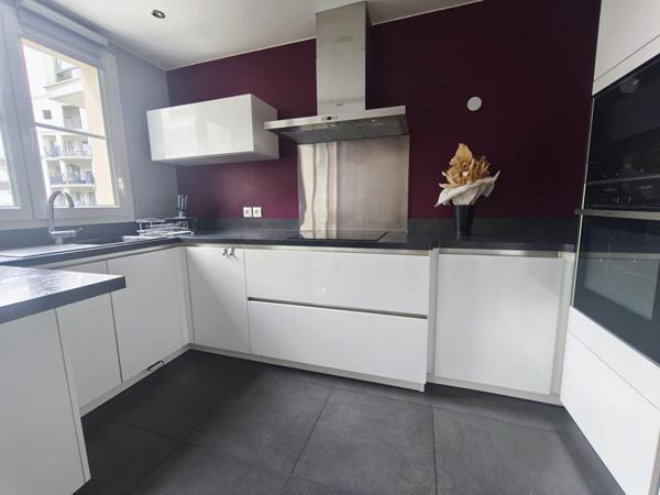 Appartement 3 pièces 66 m2 + balcons + box fermé - Vieux Lille