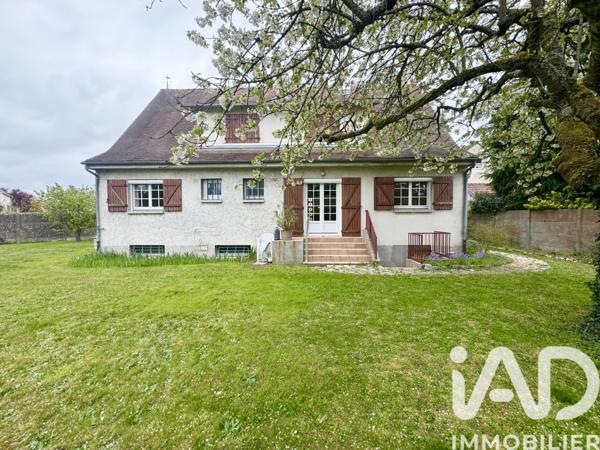 Maison à vendre 8 pièces 181 m² Saint-Denis-en-Val