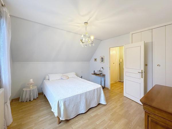 Rare à la vente ! Maison de type St Cloud au Parc des Aigles