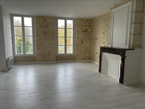 Appartement à louer 741 € CC BLAYE 3 p 70 m² DPE C