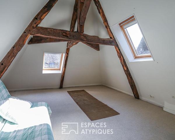 Maison Pondalez – Triplex disponible, galerie d’art et studios à revenus locatifs