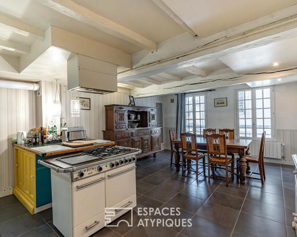 Maison Pondalez – Triplex disponible, galerie d’art et studios à revenus locatifs
