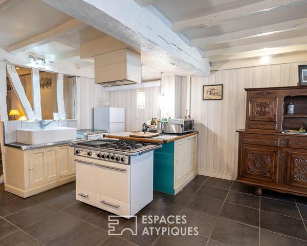 Maison Pondalez – Triplex disponible, galerie d’art et studios à revenus locatifs