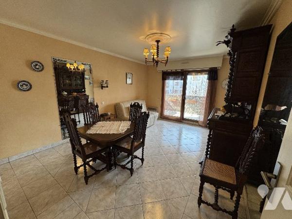 Au calme Beau balcon exposé ouest