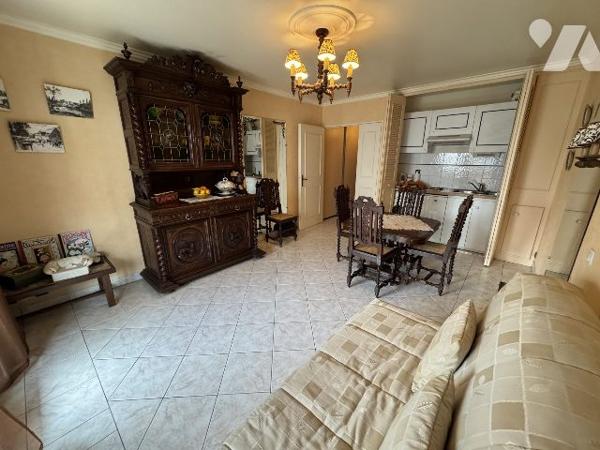 Au calme Beau balcon exposé ouest