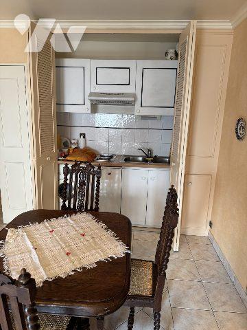 Au calme Beau balcon exposé ouest