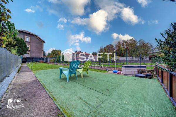 Maison mitoyenne rénovée – À 400 m de la gare – Aucun travaux à prévoir – Jardin clôturé