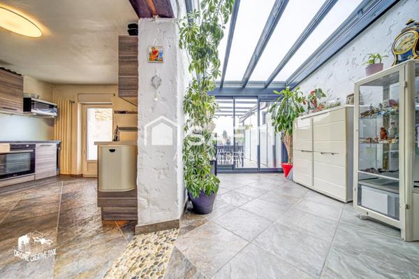 Maison mitoyenne rénovée – À 400 m de la gare – Aucun travaux à prévoir – Jardin clôturé