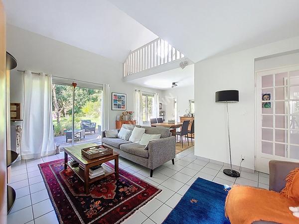 ORVAULT : En VENTE ! Maison familiale 4 chambres, 3 points d'eau, séjour exposé SO sur parcelle de près de 1000m²