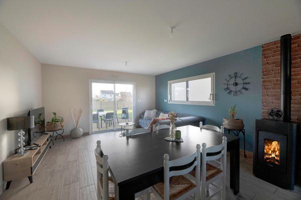 Maison contemporaine à vendre à Châteaugiron - 3 chambres, garage et jardin