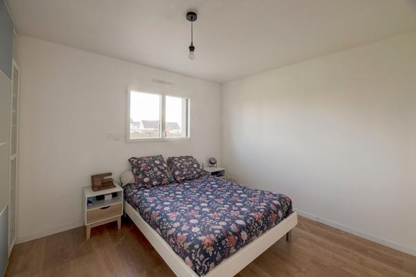 Maison contemporaine à vendre à Châteaugiron - 3 chambres, garage et jardin