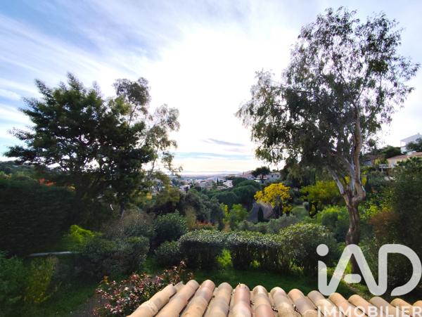 Location maison 5 pièces 107 m² Hyères