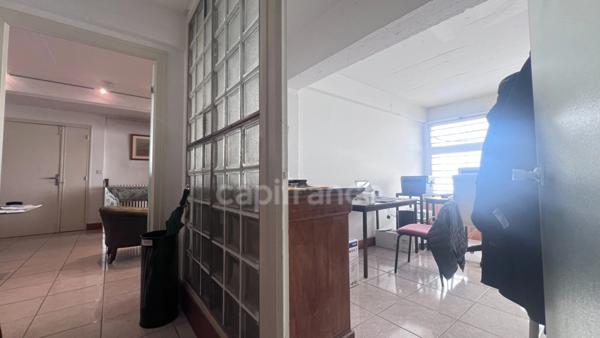 Dpt Finistère (29), à vendre QUIMPER quartier centre - Appartement T4 situé au rez-de-chaussée de 70 m² Habitable - Garage.