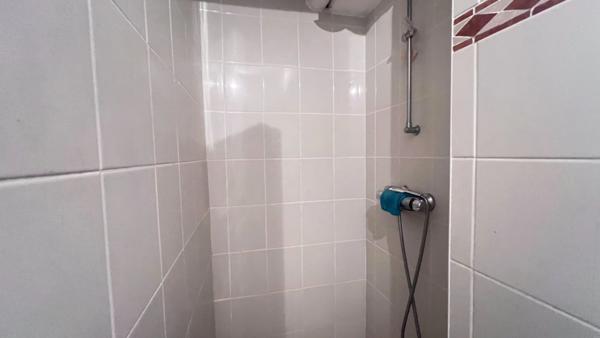 Dpt Finistère (29), à vendre QUIMPER quartier centre - Appartement T4 situé au rez-de-chaussée de 70 m² Habitable - Garage.