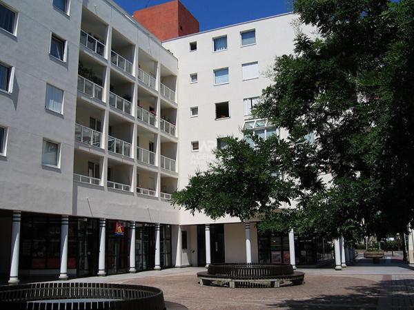 Hyper centre-ville - 4 pièces avec grande terrasse €330 000 ** - Référence 25-3868